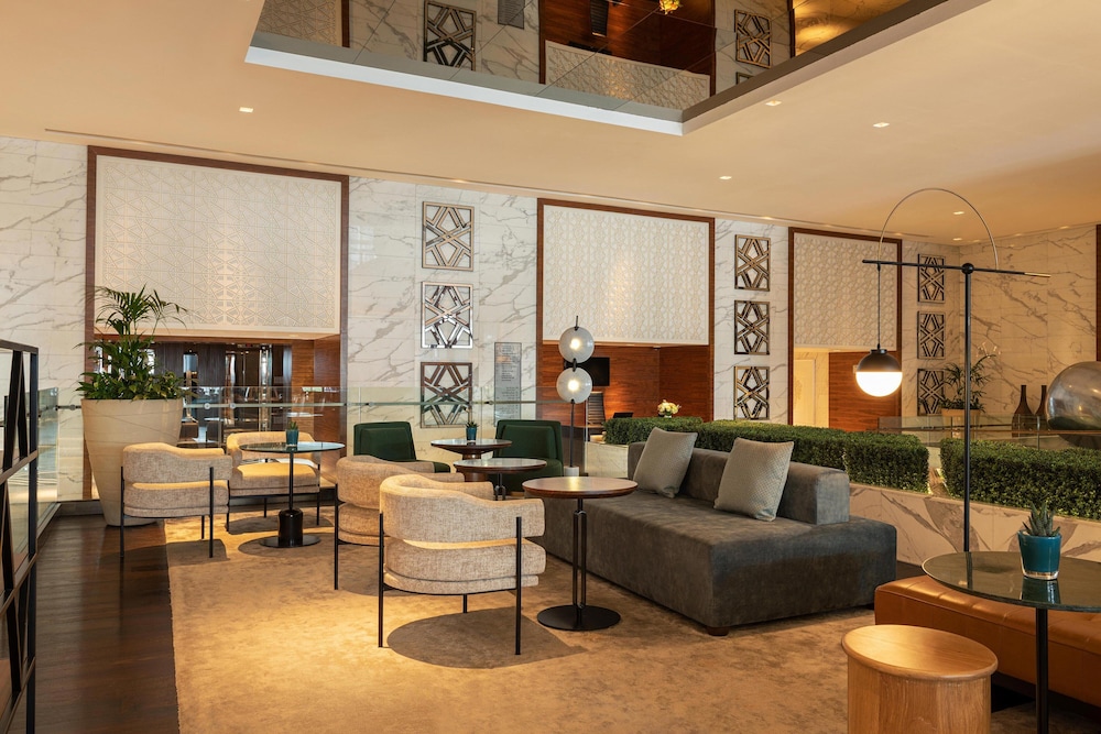 Sheraton Grand Hotel Dubai 12