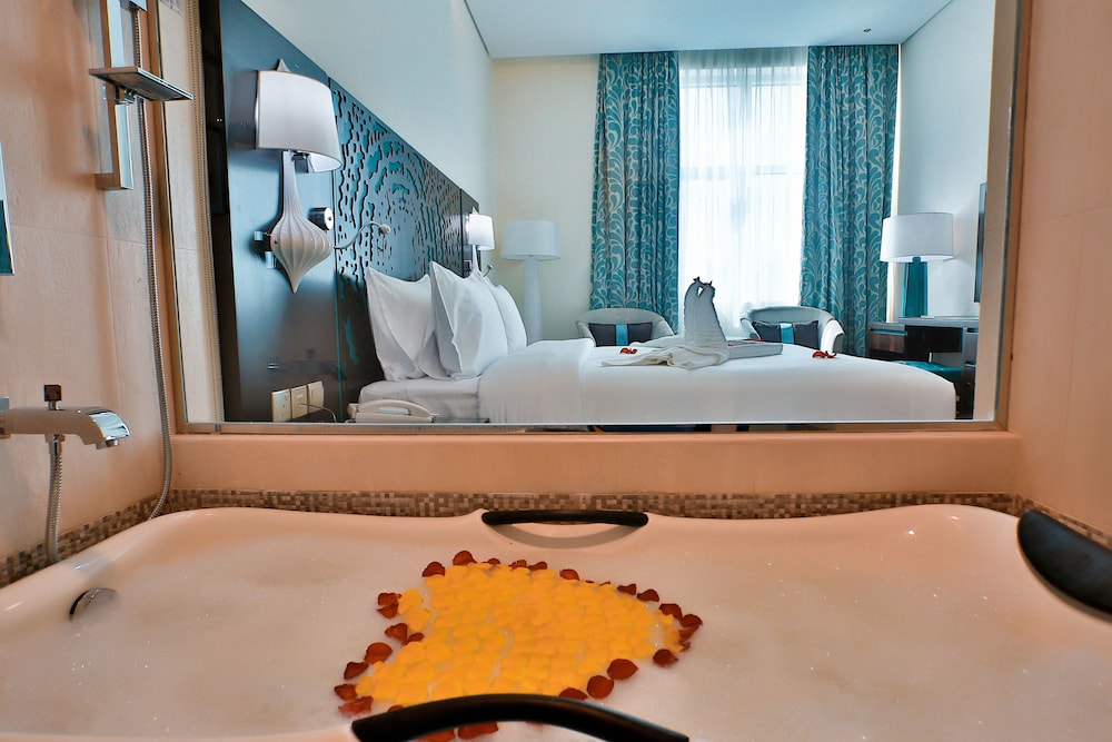Signature Hotel Al Barsha 7