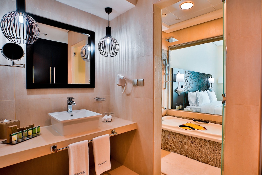Signature Hotel Al Barsha 23