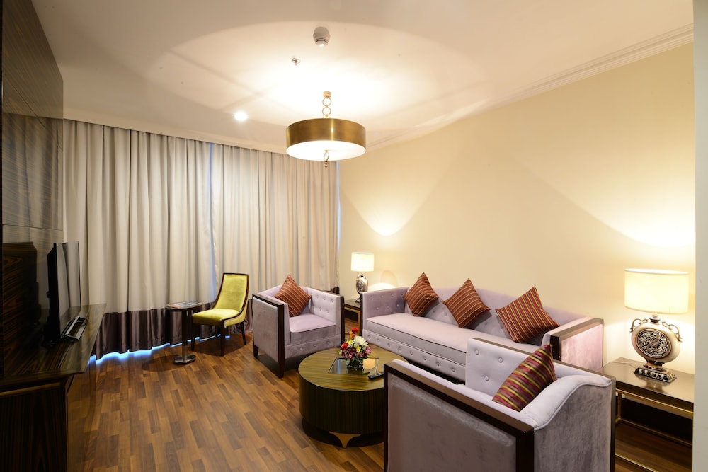 Landmark Premier Hotel 24