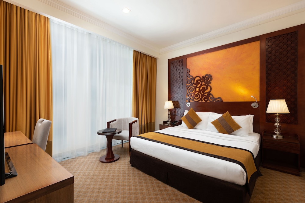 Landmark Premier Hotel 13