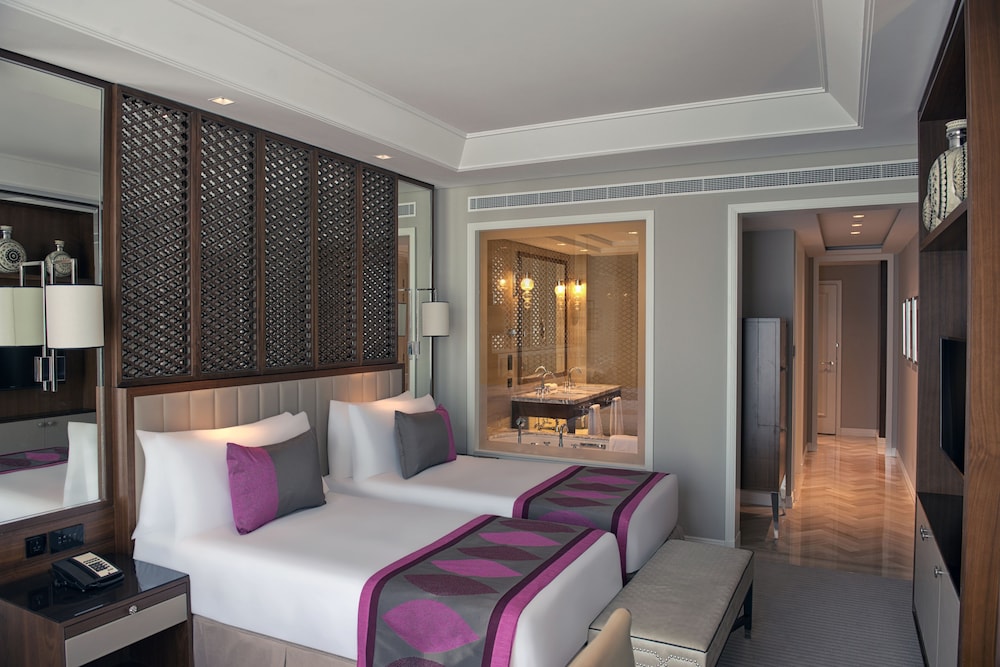 Taj Dubai 21