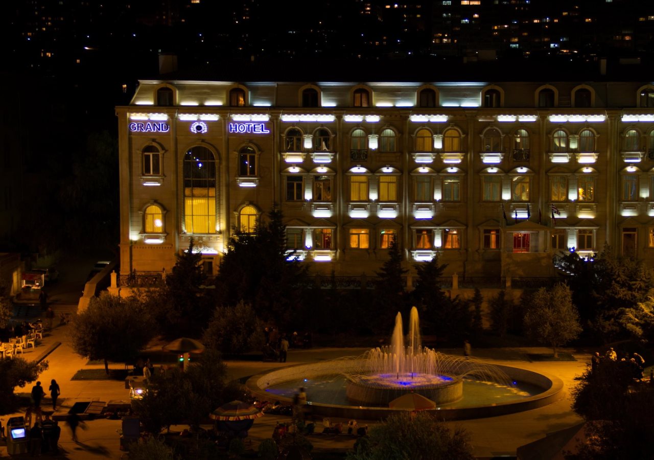 Grand Hotel Baku Central Park 6