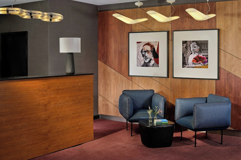 Montcalm East, Autograph Collection 4