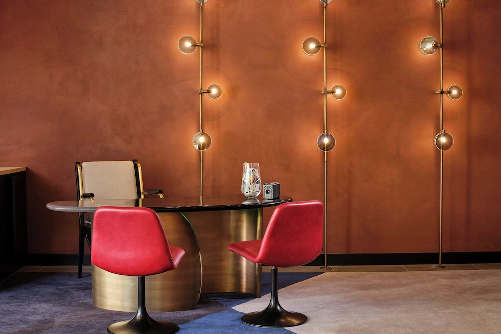 Montcalm East, Autograph Collection 3