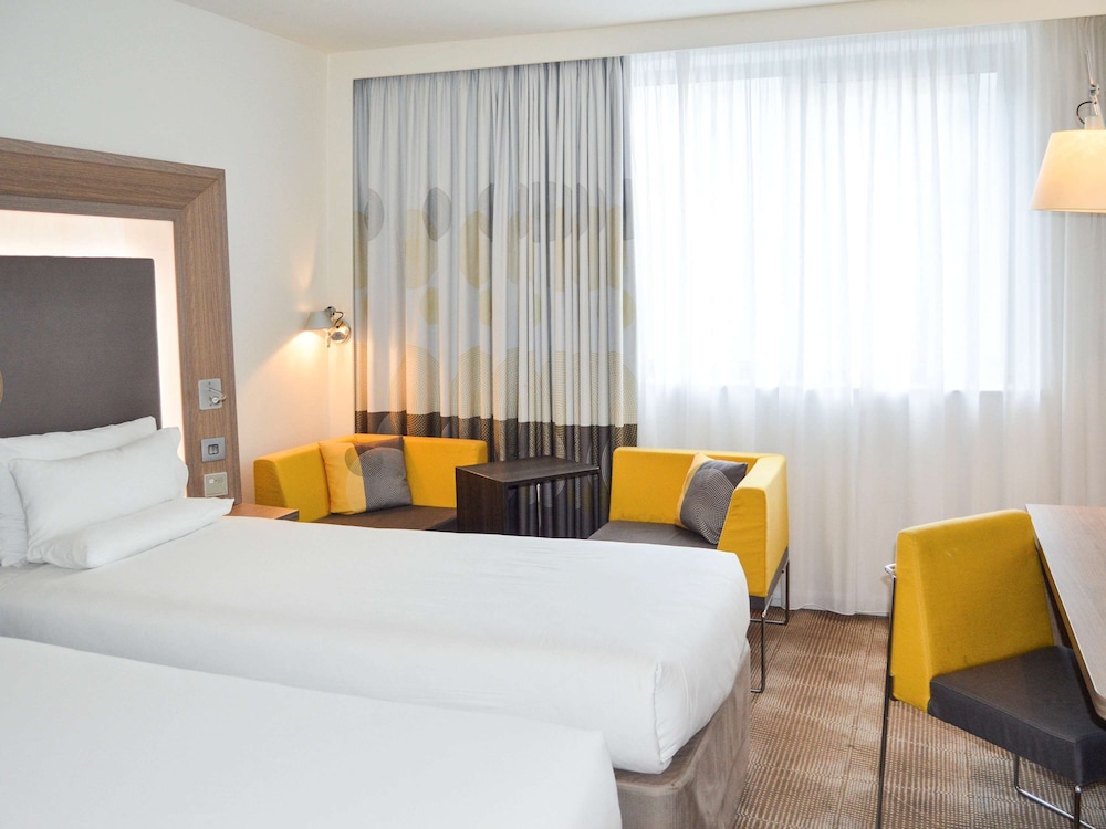 Novotel London Brentford 16