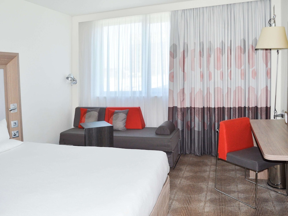 Novotel London Brentford 17