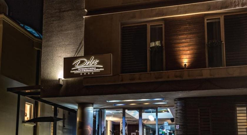 Dolce International 8