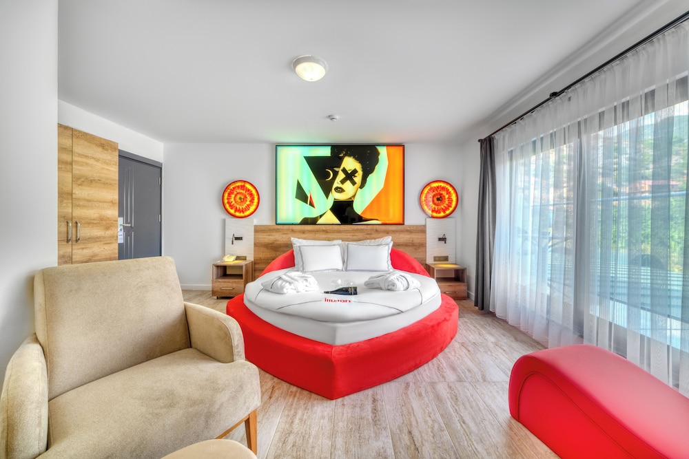 Illusion Beach Club Hotel 18