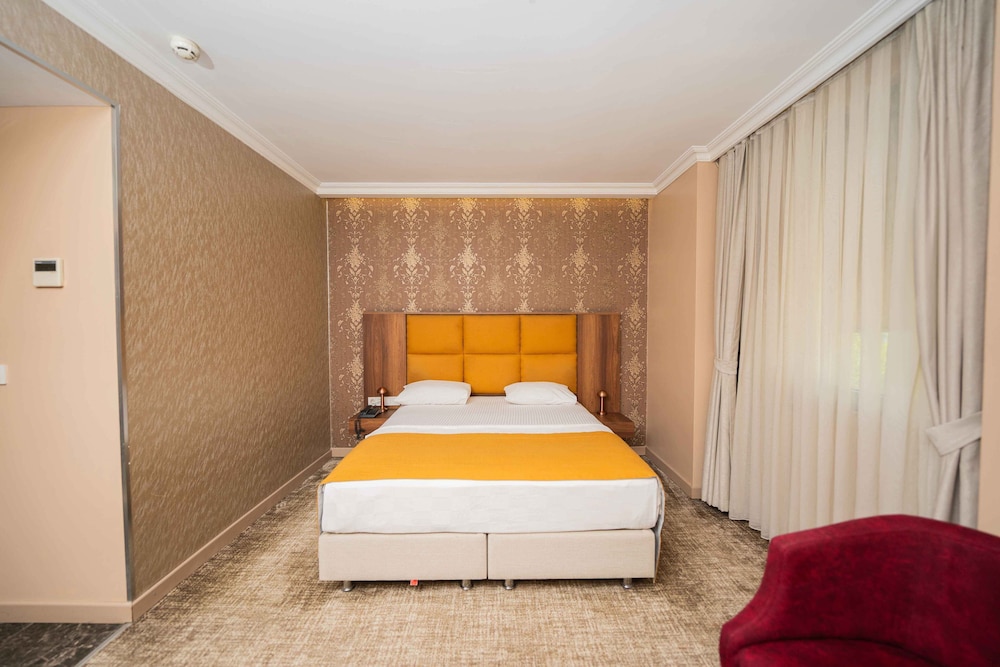 Boris Hotel 11