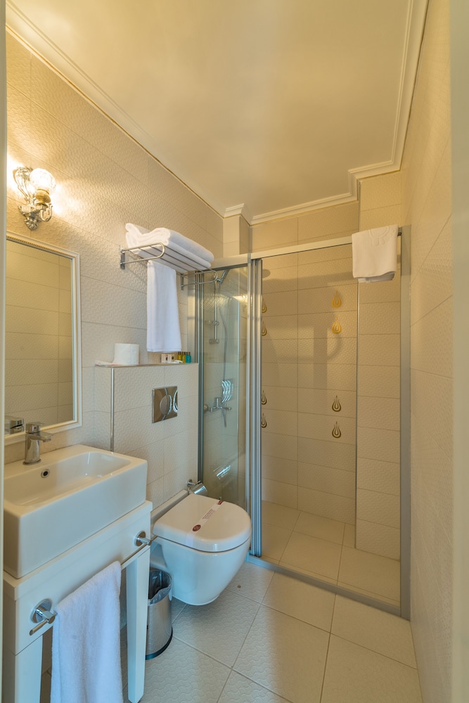 Enderun Hotel 24