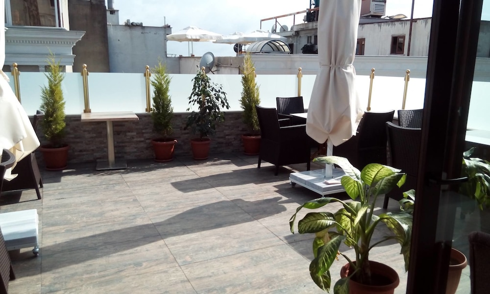 Golden Rain Hotel 21