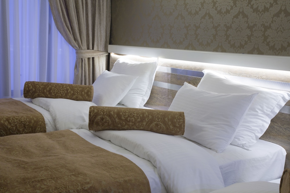 Golden Rain Hotel 14