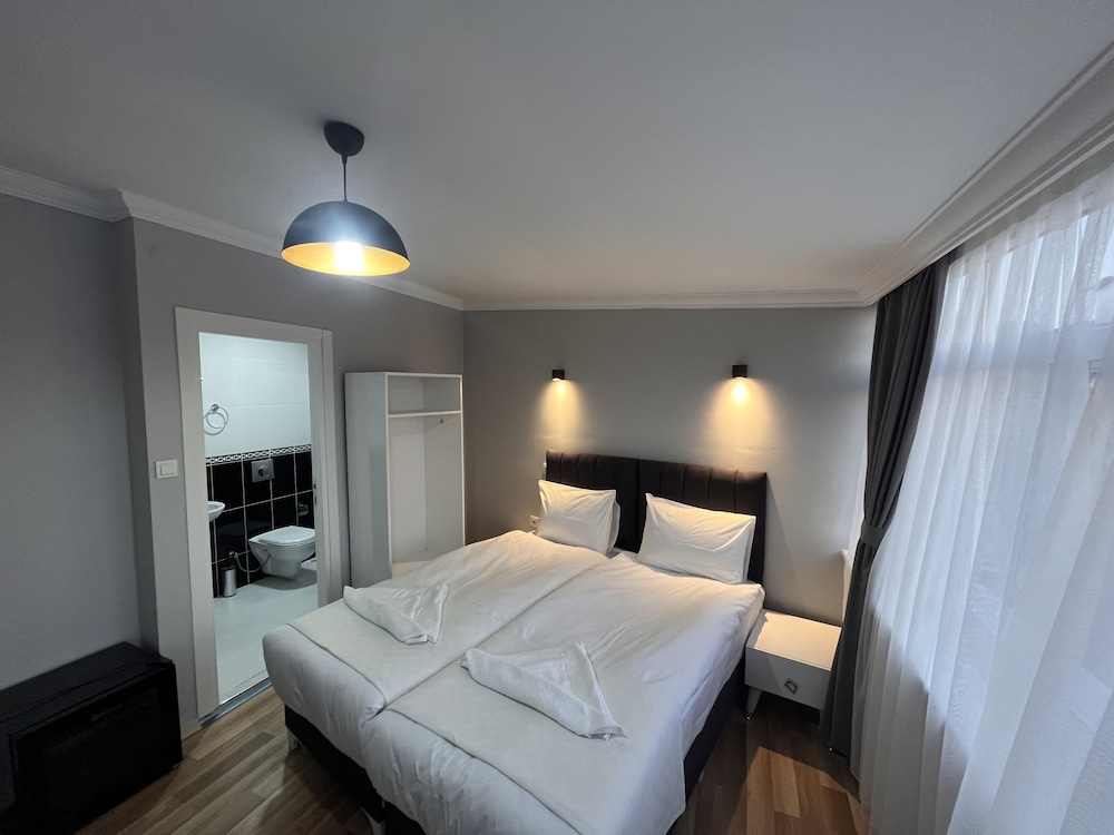 Asparagus Hotel Suits Old City 9