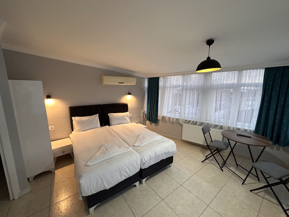 Asparagus Hotel Suits Old City 19