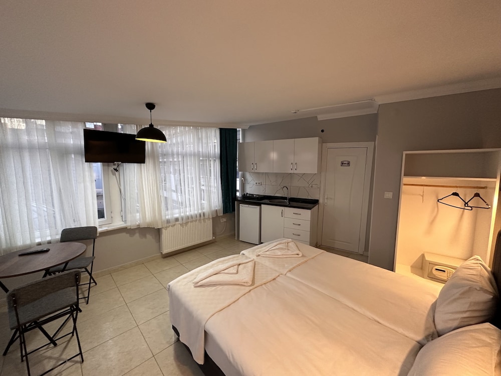 Asparagus Hotel Suits Old City 21