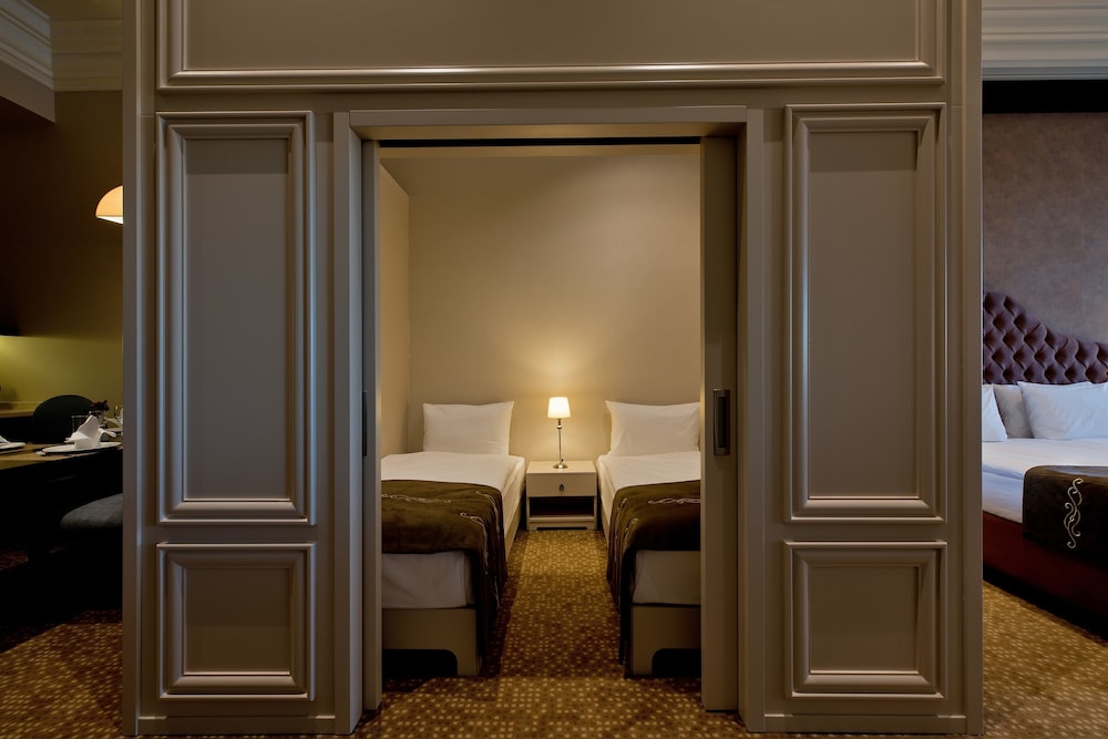 Vialand Palace Hotel 8