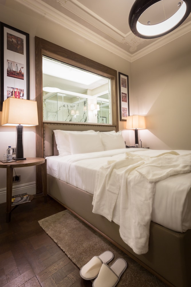 The Bank Hotel Istanbul 16