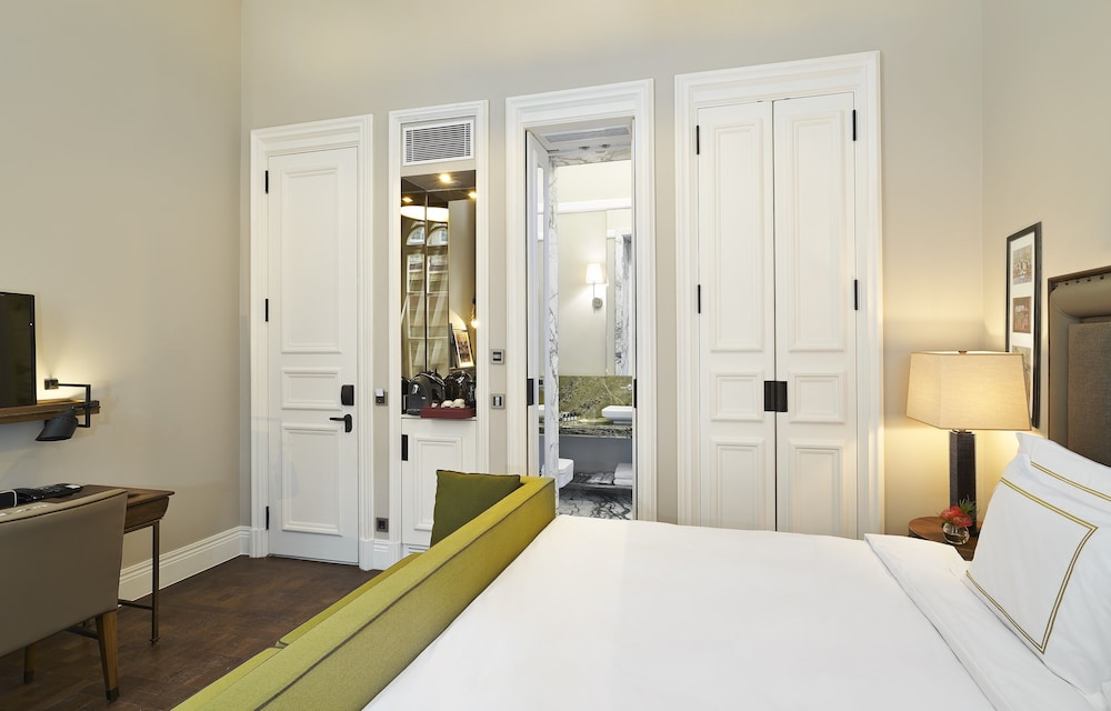 The Bank Hotel Istanbul 8