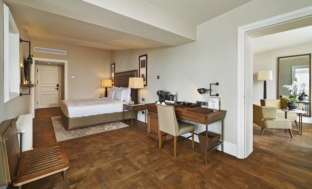 The Bank Hotel Istanbul 12
