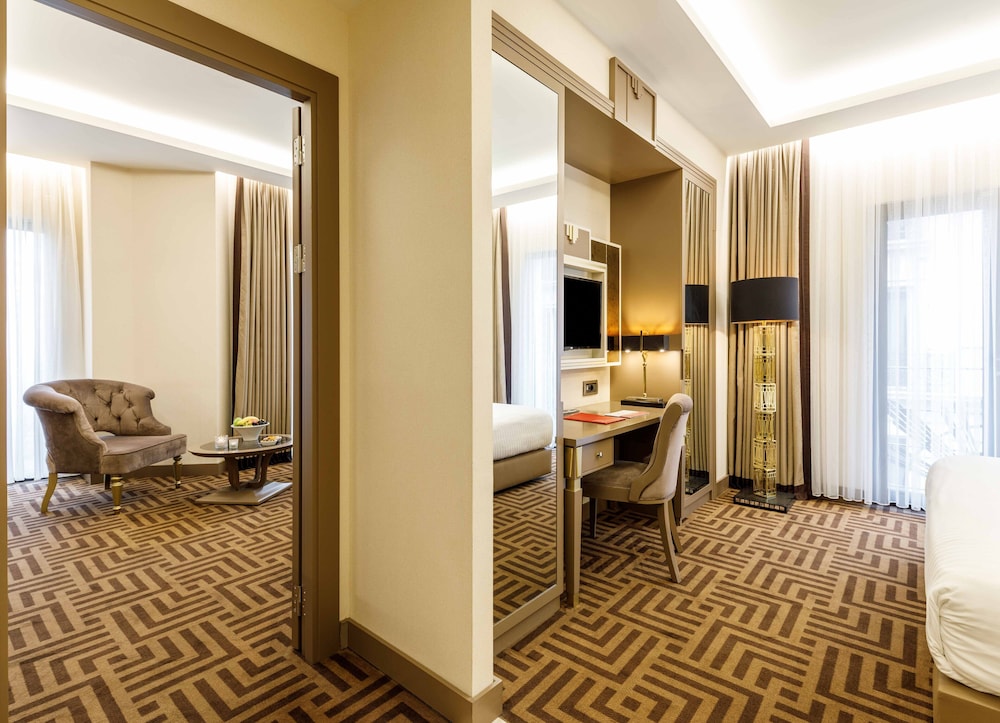 Ramada by Wyndham Istanbul Golden Horn 12