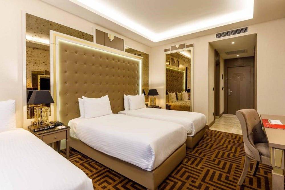 Ramada by Wyndham Istanbul Golden Horn 15