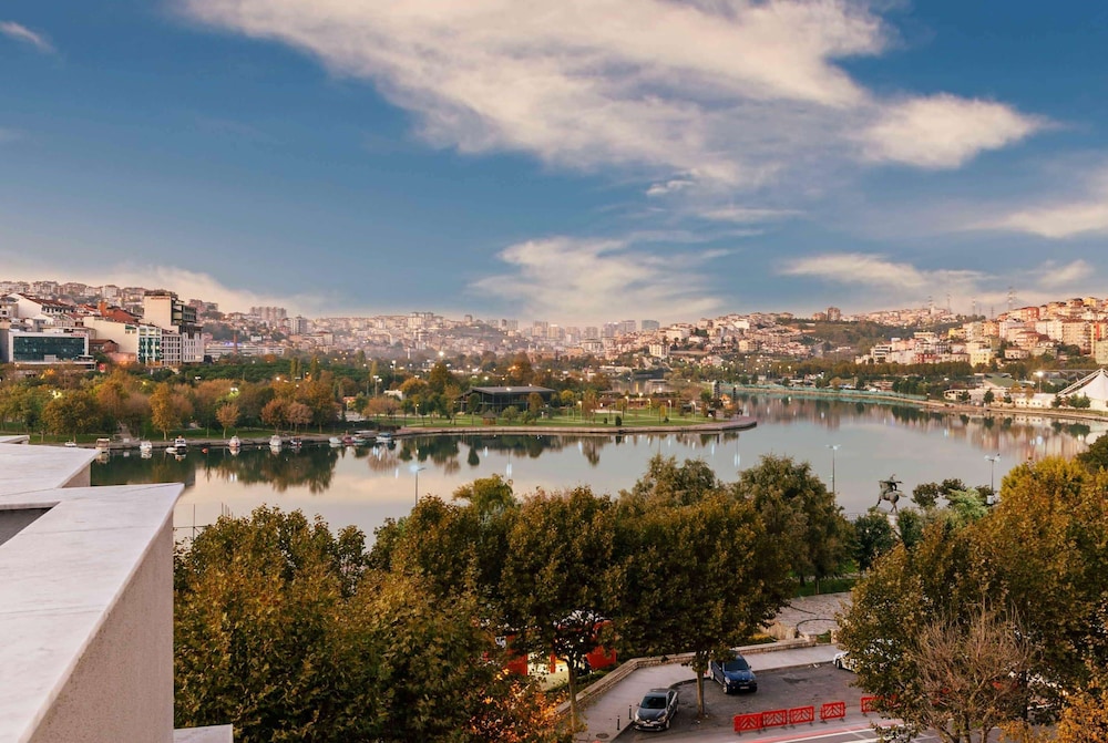 Ramada by Wyndham Istanbul Golden Horn 18