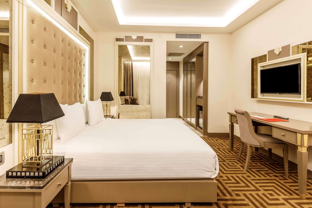 Ramada by Wyndham Istanbul Golden Horn 21
