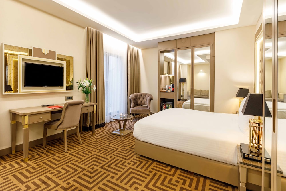 Ramada by Wyndham Istanbul Golden Horn 9
