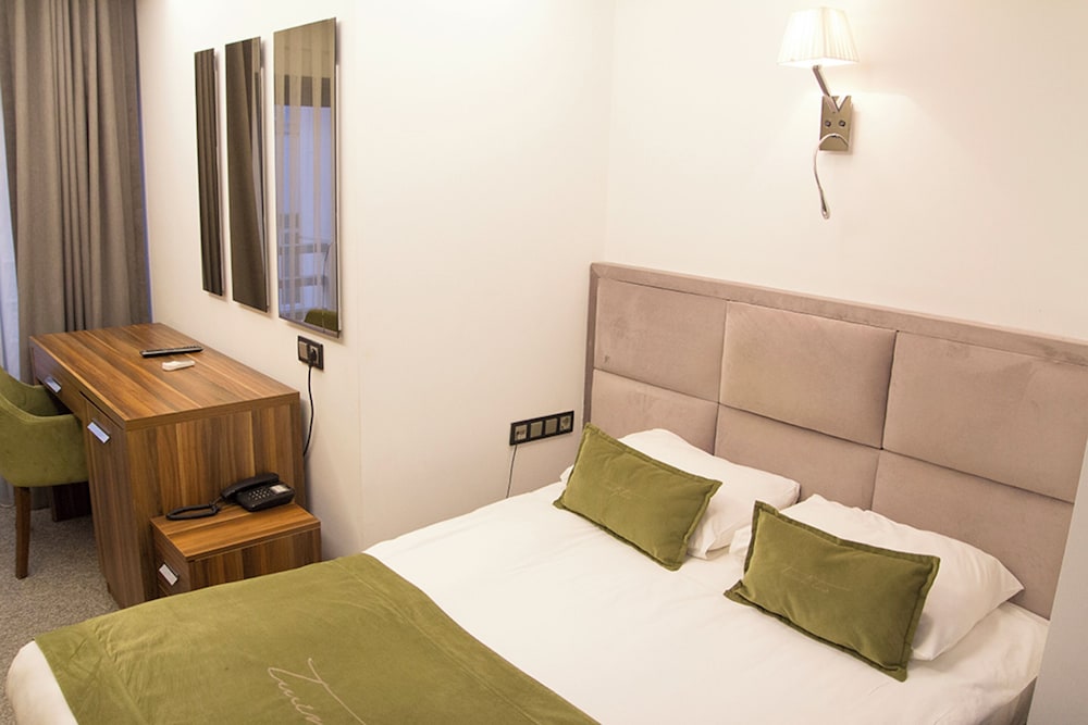 The 22 Hotel 21