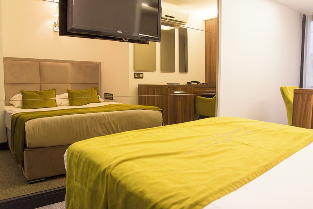The 22 Hotel 23