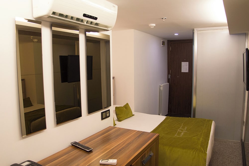 The 22 Hotel 22