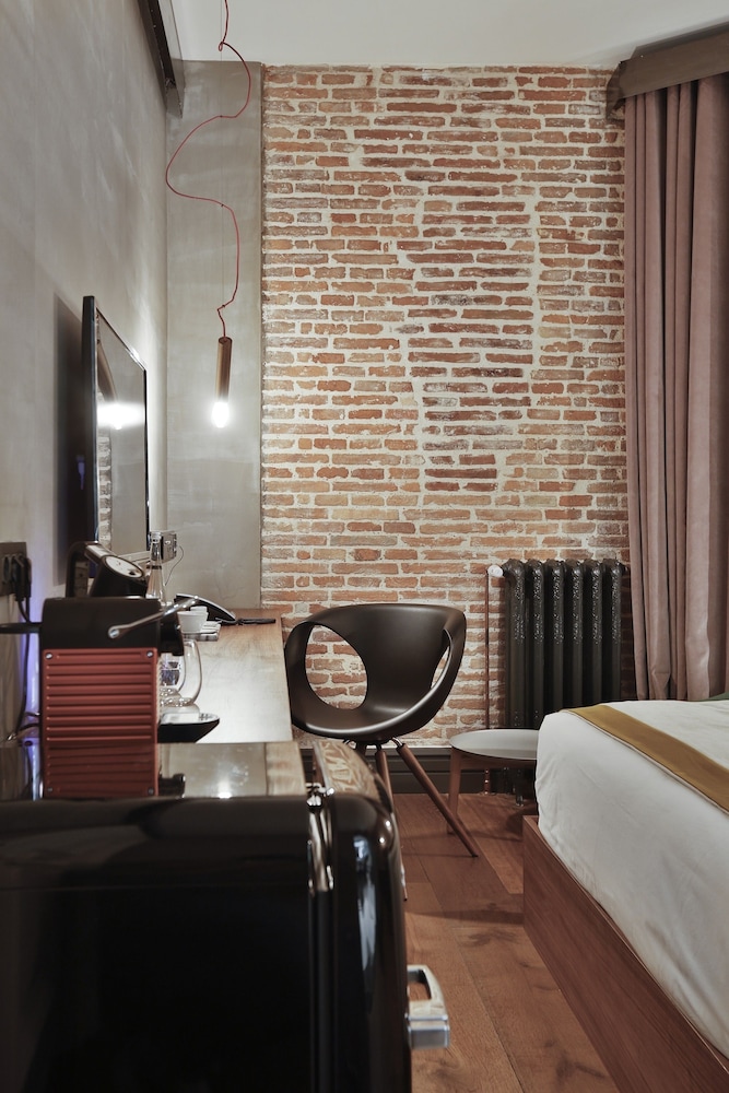 The Public Hotel 4