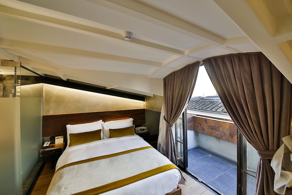 The Public Hotel 8
