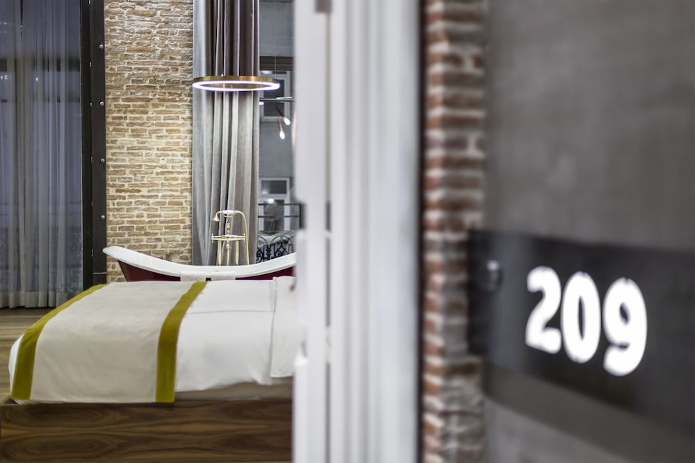 The Public Hotel 9
