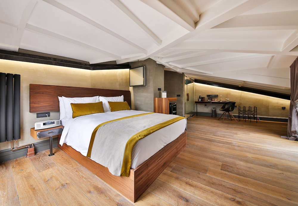 The Public Hotel 19