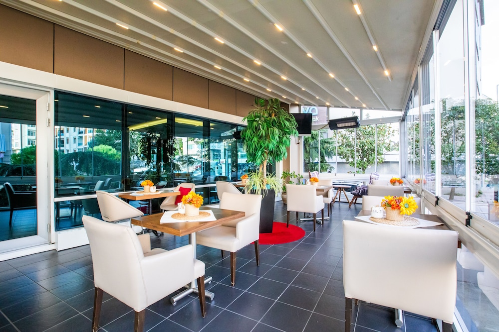 Ramada Encore by Wyndham Istanbul Kartal 8