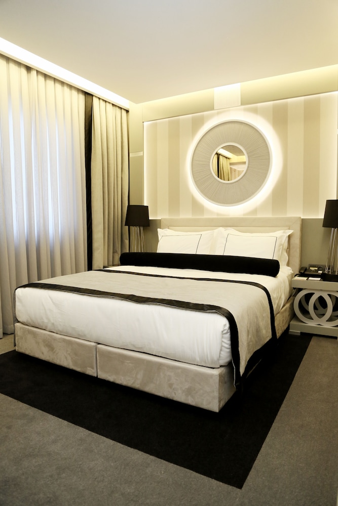 Ramada Hotel & Suites by Wyndham İstanbul Şişli 12