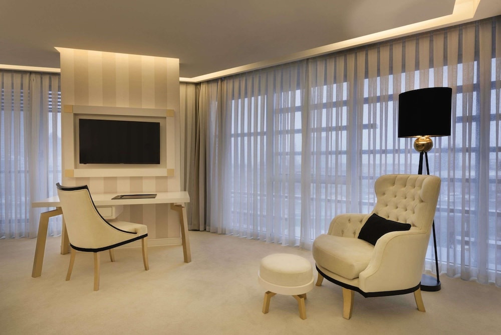 Ramada Hotel & Suites by Wyndham İstanbul Şişli 23