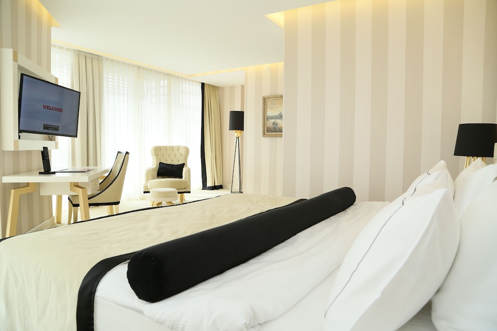 Ramada Hotel & Suites by Wyndham İstanbul Şişli 7