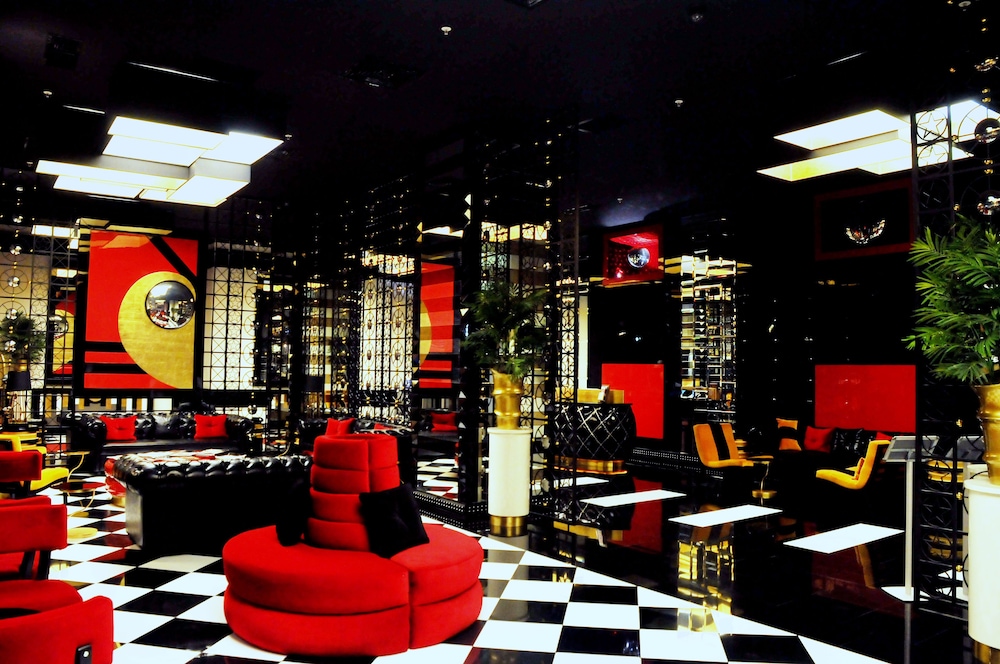 Ramada Hotel & Suites by Wyndham İstanbul Şişli 2
