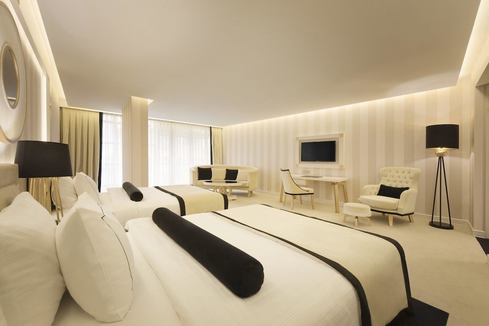Ramada Hotel & Suites by Wyndham İstanbul Şişli 24