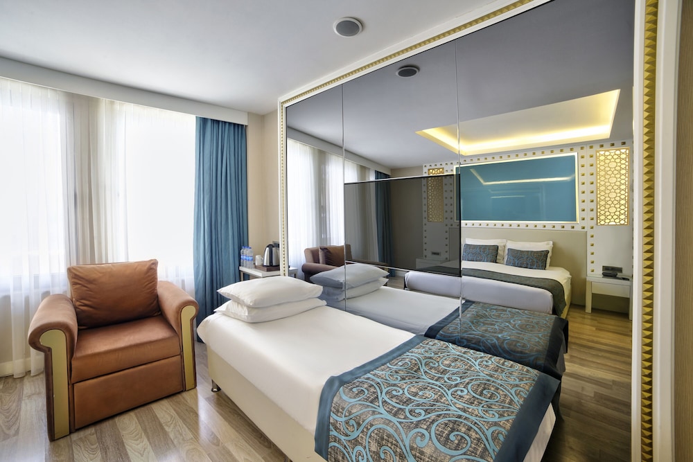 Great Fortune Hotel 14