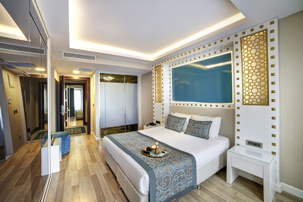Great Fortune Hotel 24