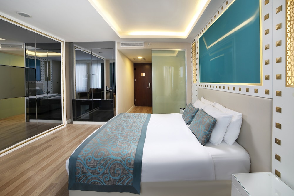Great Fortune Hotel 12