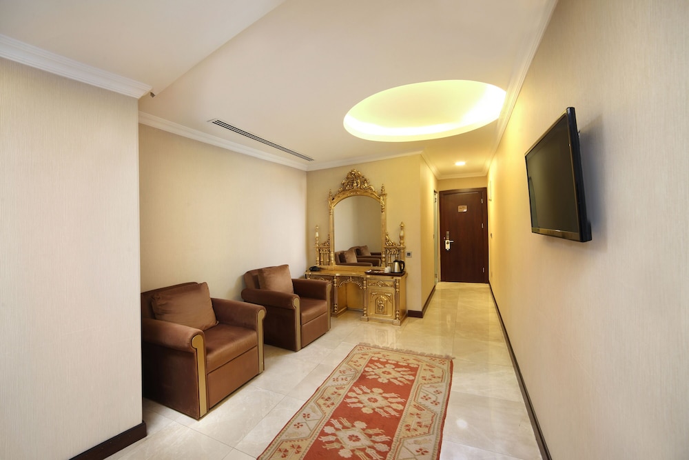 Great Fortune Hotel 16