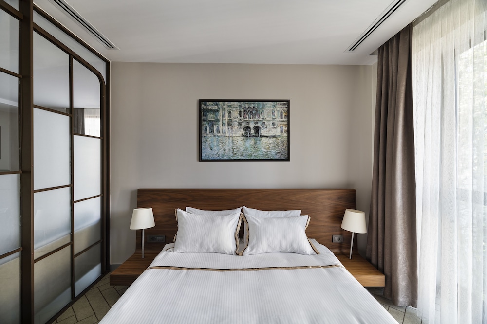 Upsuites Hotel 11