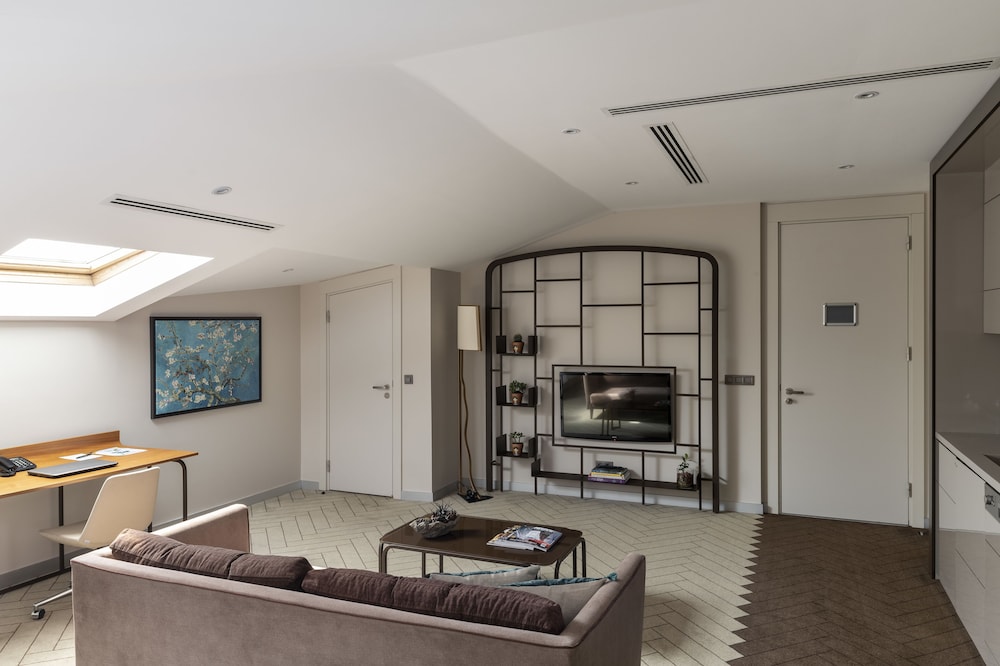 Upsuites Hotel 9