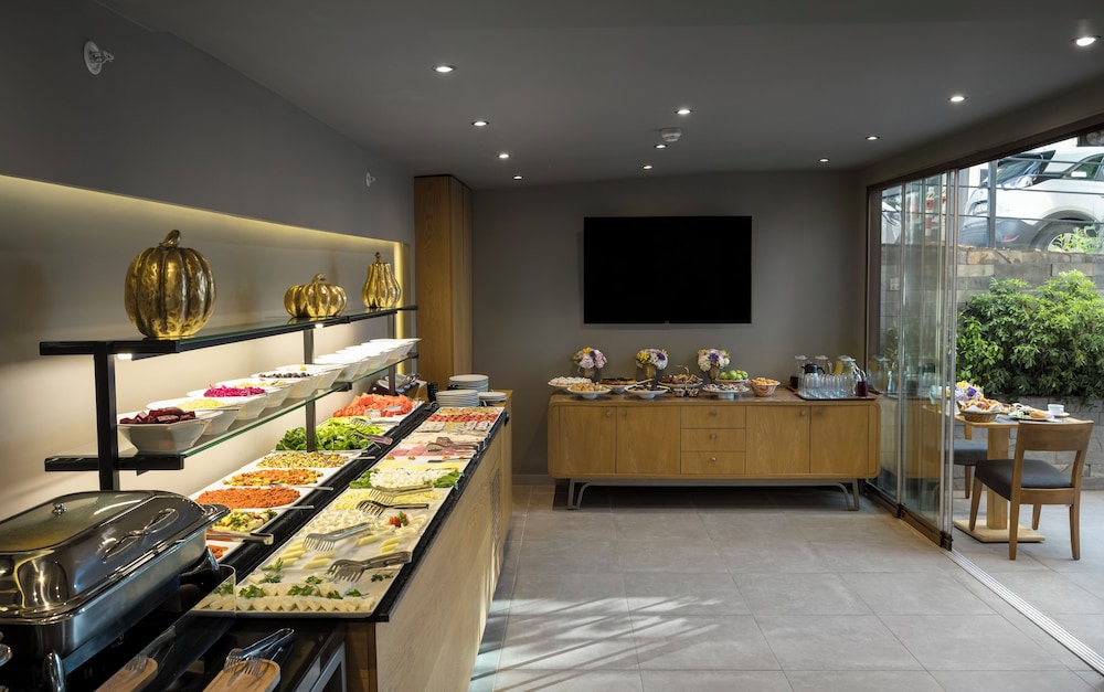 Upsuites Hotel 5
