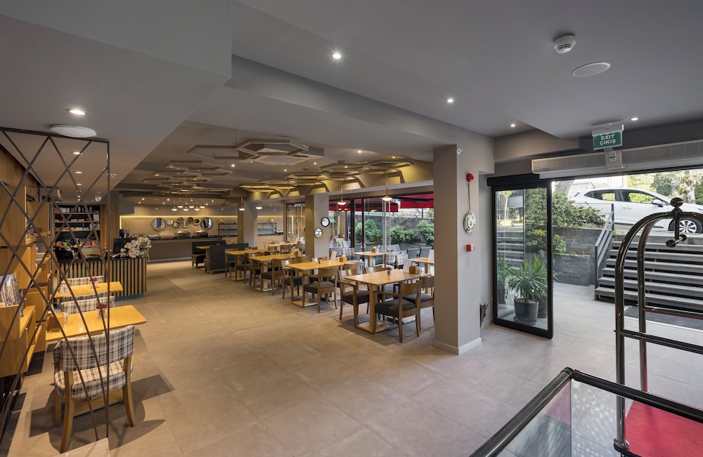 Upsuites Hotel 4